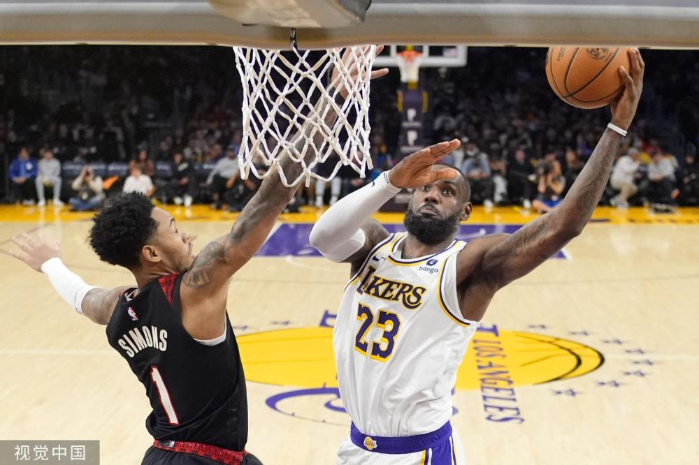 的发球和底 的发球和底